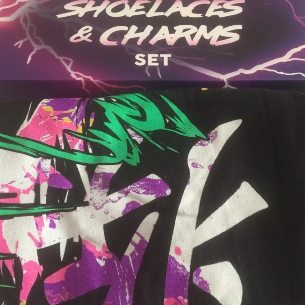 Anime Shirt & Exclusive shoelaces with Charms Set